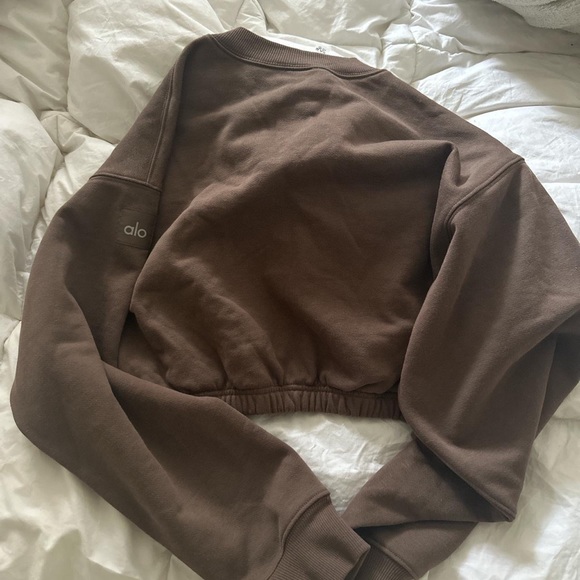 ALO devotion hot coco brown cropped crewneck pullover - Picture 2 of 3